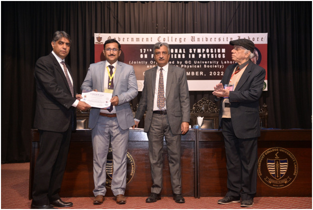 Department of Physics Secures First Prize at Poster Competition held at GCU